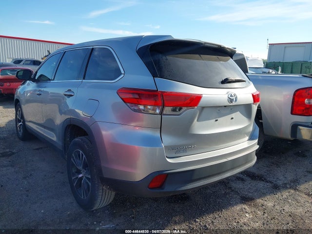 2019 Toyota Highlander Le მანქანა იყიდება აუქციონზე, vin: 5TDZARFHXKS057232, აუქციონის ნომერი: 44644830