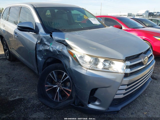 2019 Toyota Highlander Le მანქანა იყიდება აუქციონზე, vin: 5TDZARFHXKS057232, აუქციონის ნომერი: 44644830