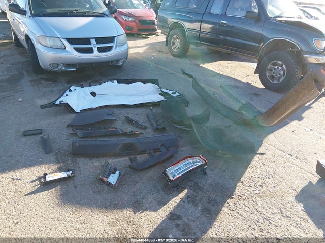 44644868 :رقم المزاد ، 1GKS2FKD5NR284044 vin ، 2022 Gmc Yukon Xl 4wd Sle مزاد بيع