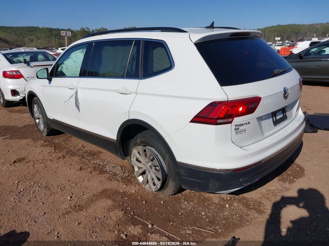 2018 VOLKSWAGEN TIGUAN 3VV3B7AX8JM047000 Photo 2