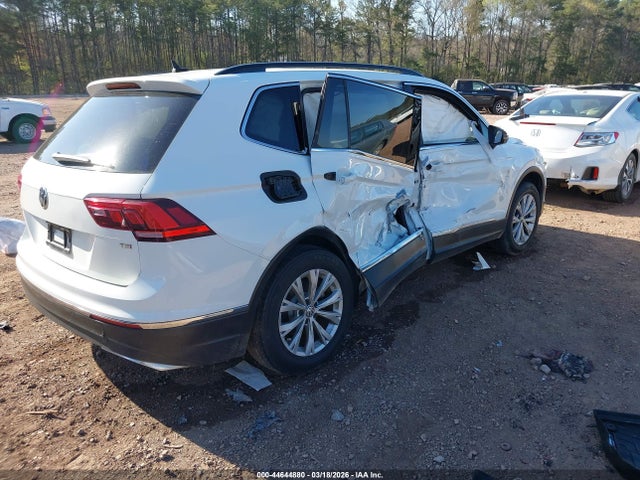 2018 VOLKSWAGEN TIGUAN 3VV3B7AX8JM047000 Photo 3