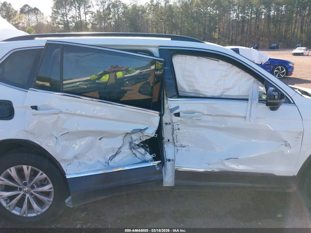 2018 VOLKSWAGEN TIGUAN 3VV3B7AX8JM047000 Photo 5