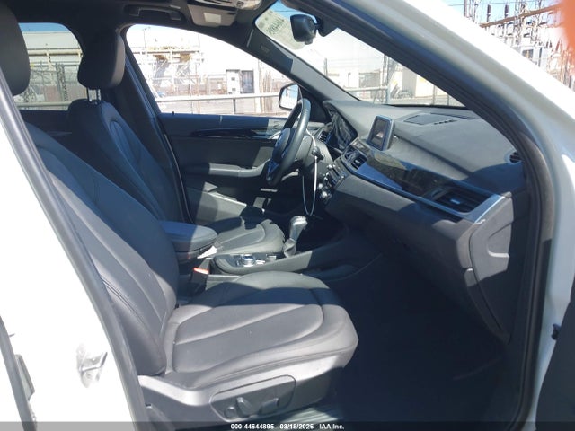 2017 BMW X1 WBXHU7C34H5H33341 Photo 4