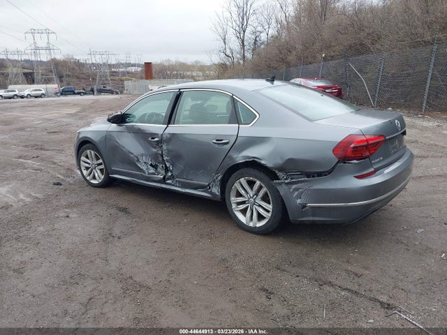 Продаж на аукціоні авто 2017 Volkswagen Passat 1.8t Sel Premium, vin: 1VWCT7A34HC039008, номер лоту: 44644913