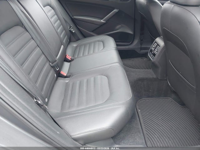 Продаж на аукціоні авто 2017 Volkswagen Passat 1.8t Sel Premium, vin: 1VWCT7A34HC039008, номер лоту: 44644913