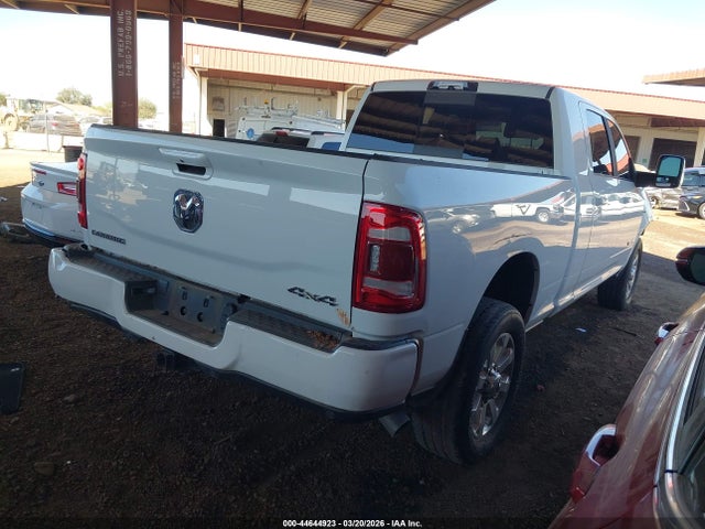 3C63R3MLXRG225289 RAM 3500 Laramie 4x4 6&#039;4 Box