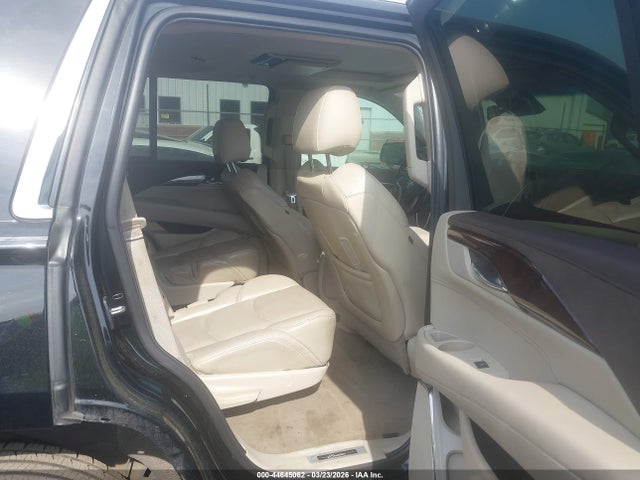 2015 Cadillac Escalade Luxury მანქანა იყიდება აუქციონზე, vin: 1GYS3BKJ8FR168615, აუქციონის ნომერი: 44645062