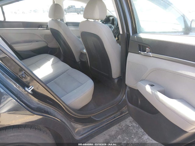 5NPD74LF9JH370307 Hyundai ELANTRA SE