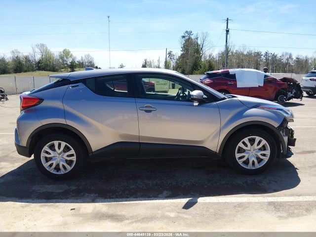 JTNKHMBX3L1088555 Toyota C-HR LE