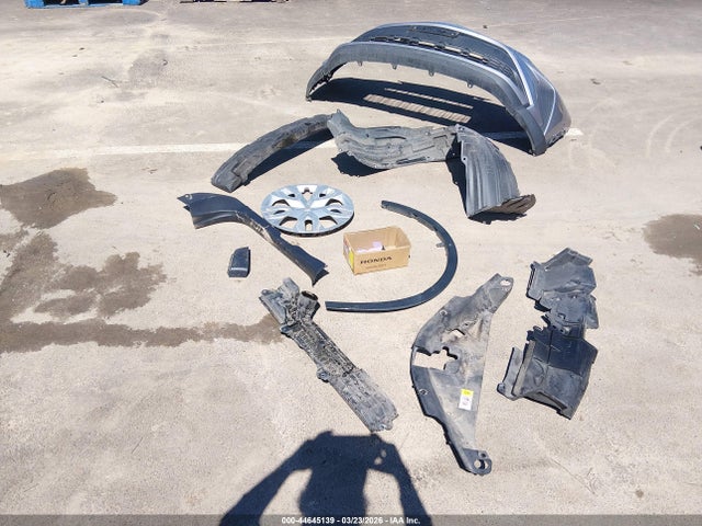 JTNKHMBX3L1088555 Toyota C-HR LE