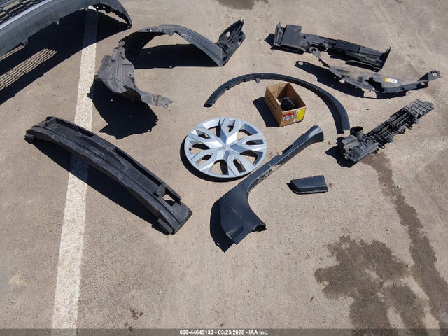 JTNKHMBX3L1088555 Toyota C-HR LE