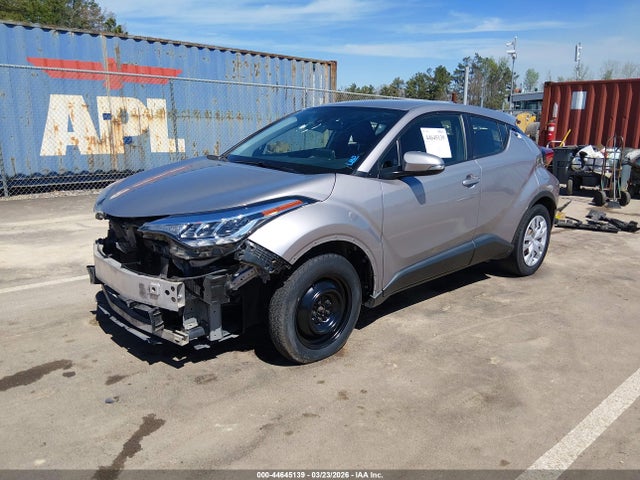 JTNKHMBX3L1088555 Toyota C-HR LE