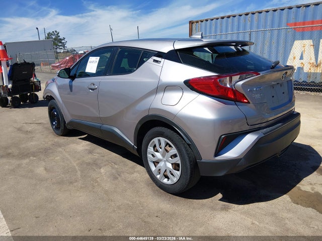 JTNKHMBX3L1088555 Toyota C-HR LE