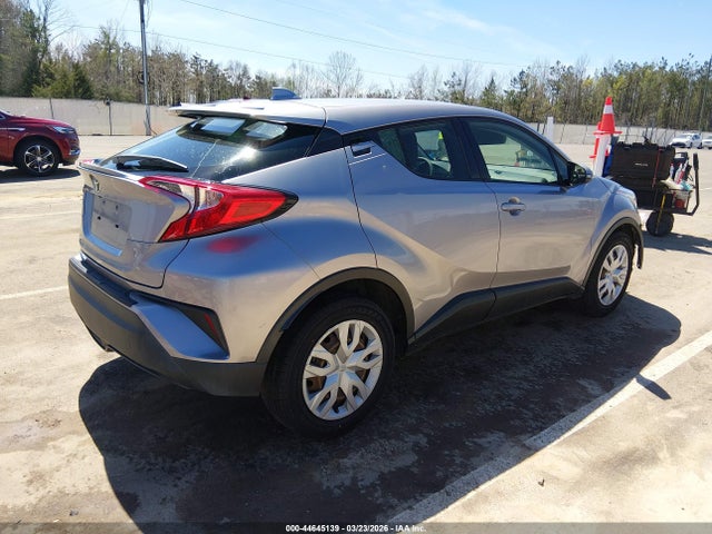 JTNKHMBX3L1088555 Toyota C-HR LE