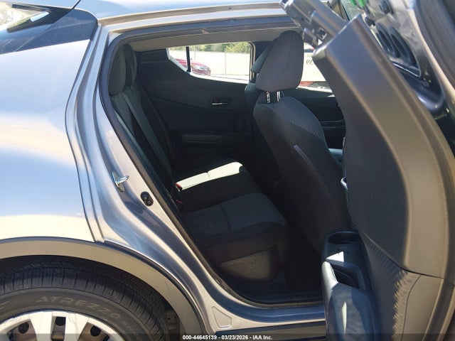 JTNKHMBX3L1088555 Toyota C-HR LE