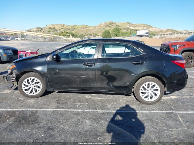 Toyota COROLLA LE 2018 5YFBURHE3JP803622 Image 15
