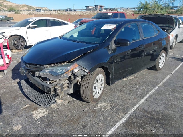 Toyota COROLLA LE 2018 5YFBURHE3JP803622 Image 2