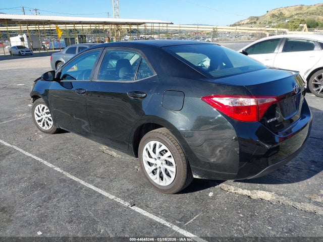 Toyota COROLLA LE 2018 5YFBURHE3JP803622 Image 3