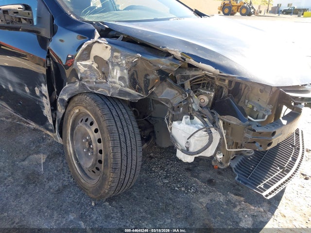 Toyota COROLLA LE 2018 5YFBURHE3JP803622 Image 6