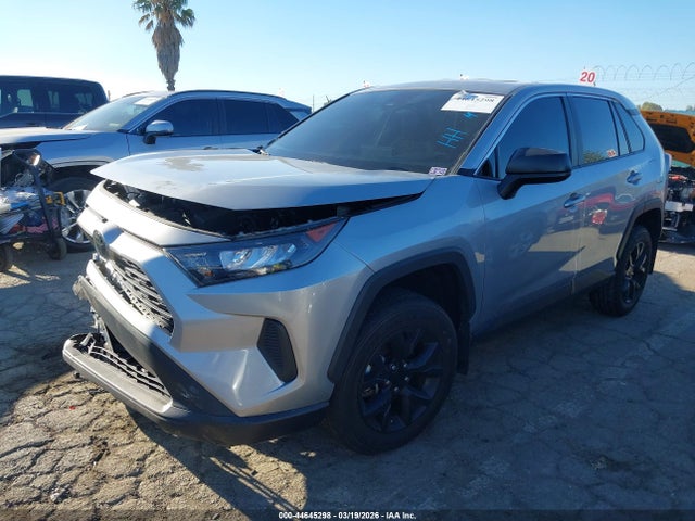 Toyota RAV4 LE 2022 2T3H1RFV0NW222953 Image 2