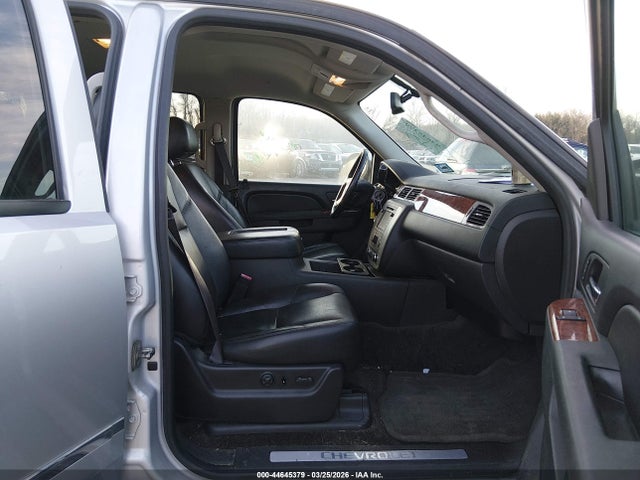Продаж на аукціоні авто 2013 Chevrolet Tahoe Ltz, vin: 1GNSKCE02DR295138, номер лоту: 44645379