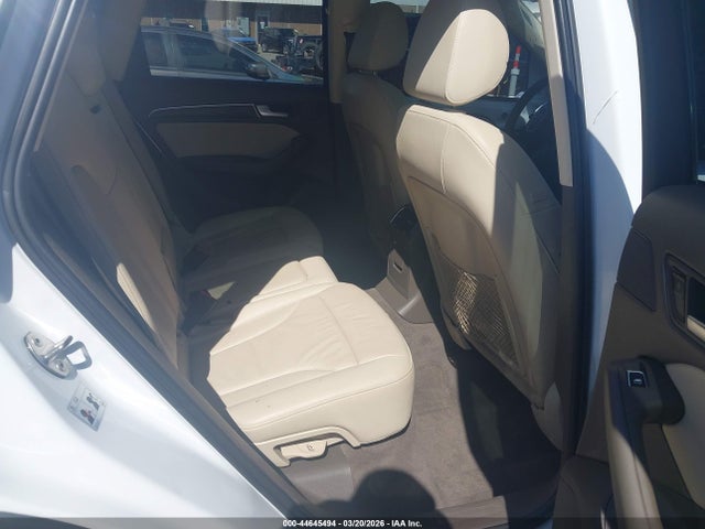 2017 Audi Q5 2.0t Premium მანქანა იყიდება აუქციონზე, vin: WA1C2AFP4HA075303, აუქციონის ნომერი: 44645494