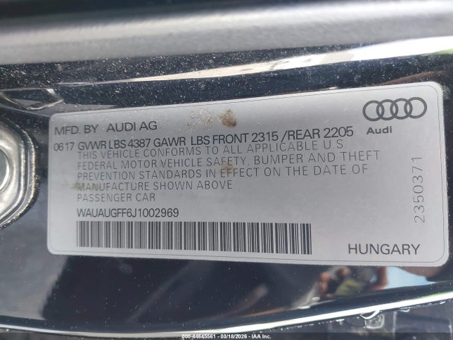 2018 AUDI A3 WAUAUGFF6J1002969 Photo 8