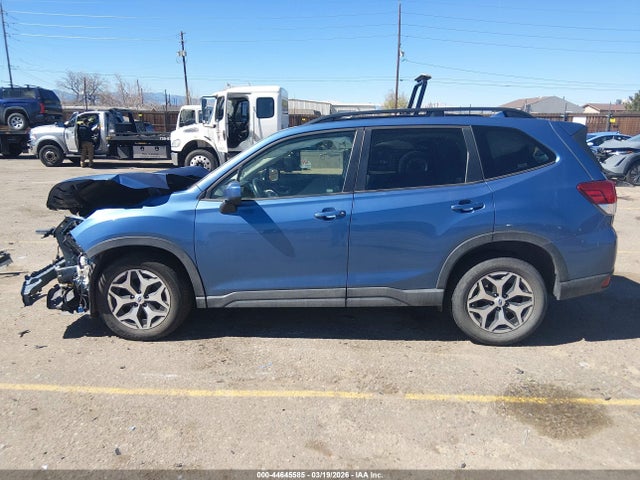 Продаж на аукціоні авто 2021 Subaru Forester Premium, vin: JF2SKAJC1MH470385, номер лоту: 44645585