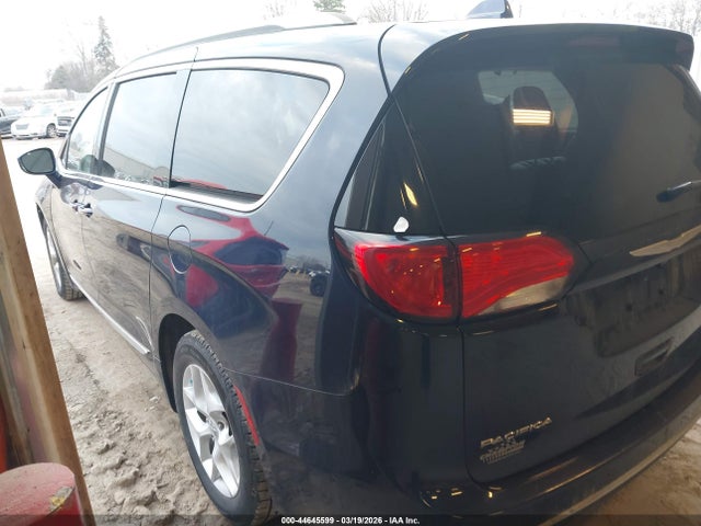 Продаж на аукціоні авто 2018 Chrysler Pacifica Touring L, vin: 2C4RC1BG6JR121105, номер лоту: 44645599