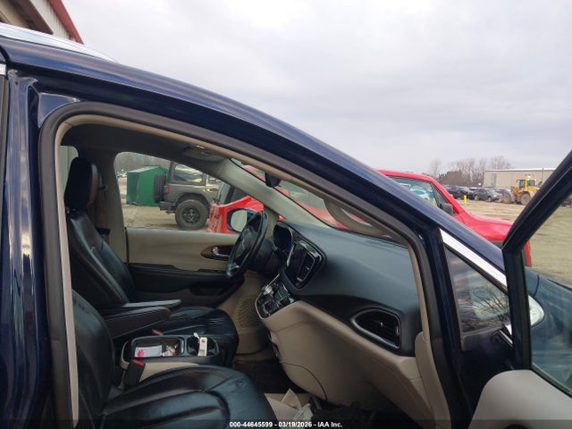 Продаж на аукціоні авто 2018 Chrysler Pacifica Touring L, vin: 2C4RC1BG6JR121105, номер лоту: 44645599
