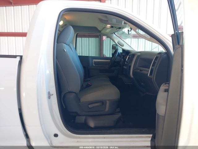 3C63RRAL9HG669575 RAM 3500 Tradesman 4x4 8&#039; Box