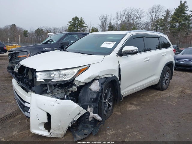 44645643 :رقم المزاد ، 5TDJZRFH5JS896130 vin ، 2018 Toyota Highlander Xle مزاد بيع