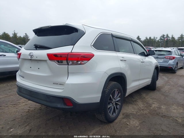 44645643 :رقم المزاد ، 5TDJZRFH5JS896130 vin ، 2018 Toyota Highlander Xle مزاد بيع