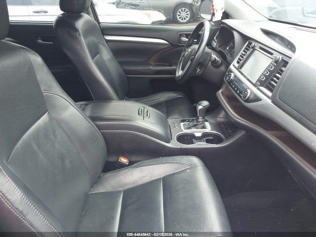 44645643 :رقم المزاد ، 5TDJZRFH5JS896130 vin ، 2018 Toyota Highlander Xle مزاد بيع