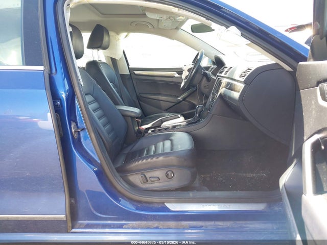 44645685 :رقم المزاد ، 1VWCT7A35HC055797 vin ، 2017 Volkswagen Passat 1.8t Sel Premium مزاد بيع