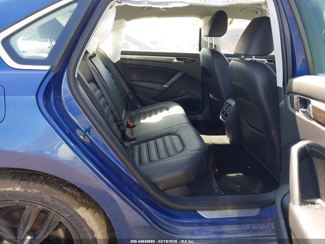 44645685 :رقم المزاد ، 1VWCT7A35HC055797 vin ، 2017 Volkswagen Passat 1.8t Sel Premium مزاد بيع