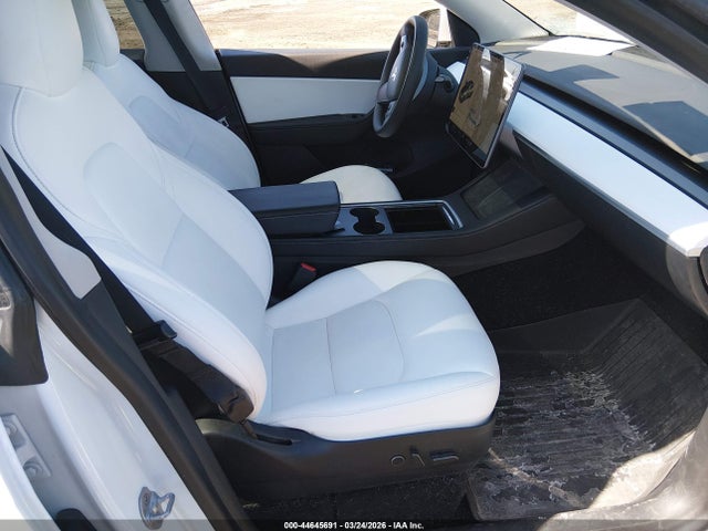 Продаж на аукціоні авто 2021 Tesla Model Y Long Range Dual Motor All-wheel Drive, vin: 5YJYGDEE2MF183421, номер лоту: 44645691