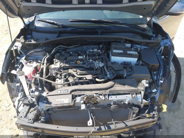 44645712 :رقم المزاد ، 7MUCAAAG4NV008625 vin ، 2022 Toyota Corolla Cross Le مزاد بيع