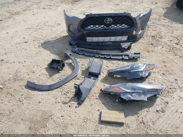 44645712 :رقم المزاد ، 7MUCAAAG4NV008625 vin ، 2022 Toyota Corolla Cross Le مزاد بيع