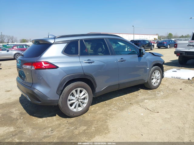 44645712 :رقم المزاد ، 7MUCAAAG4NV008625 vin ، 2022 Toyota Corolla Cross Le مزاد بيع