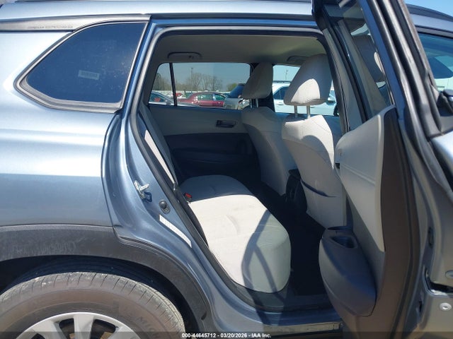 44645712 :رقم المزاد ، 7MUCAAAG4NV008625 vin ، 2022 Toyota Corolla Cross Le مزاد بيع