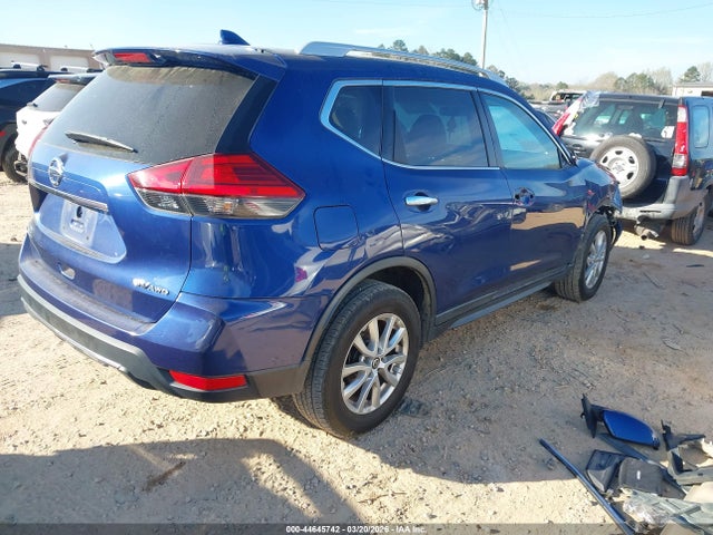 2017 Nissan Rogue Sv მანქანა იყიდება აუქციონზე, vin: 5N1AT2MV0HC821196, აუქციონის ნომერი: 44645742