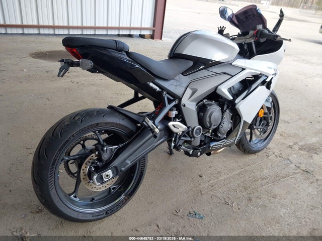 2025 TRIUMPH MOTORCYCLE DAYTONA SMTL23UFXSTBU1574 Photo 3
