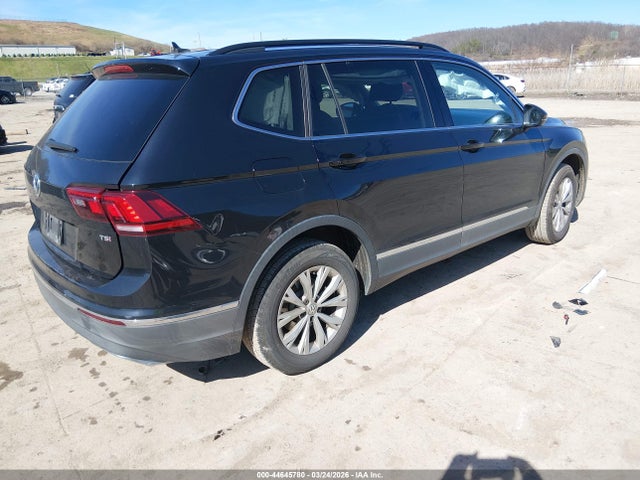 44645780 :رقم المزاد ، 3VV3B7AX5JM002953 vin ، 2018 Volkswagen Tiguan مزاد بيع