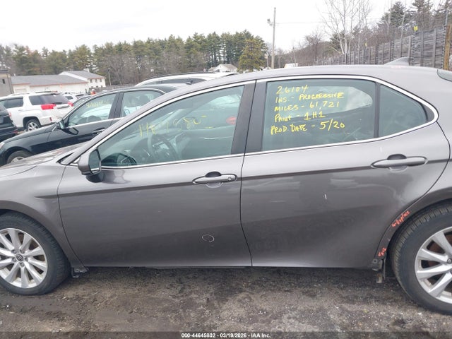 2020 Toyota Camry Le მანქანა იყიდება აუქციონზე, vin: 4T1C11AK5LU956499, აუქციონის ნომერი: 44645802