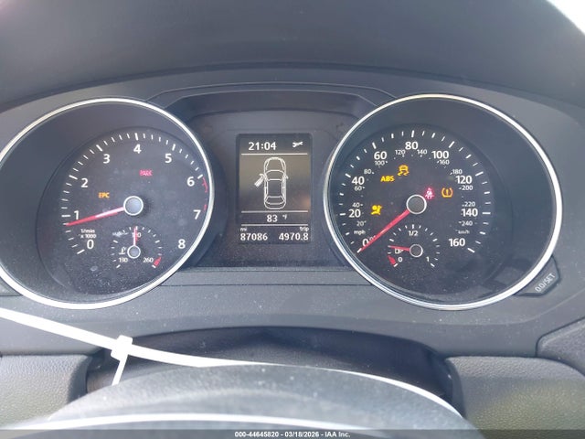 3VWDB7AJXJM215120 Volkswagen Jetta 1.4t Se/1.4t Wolfsburg Edition