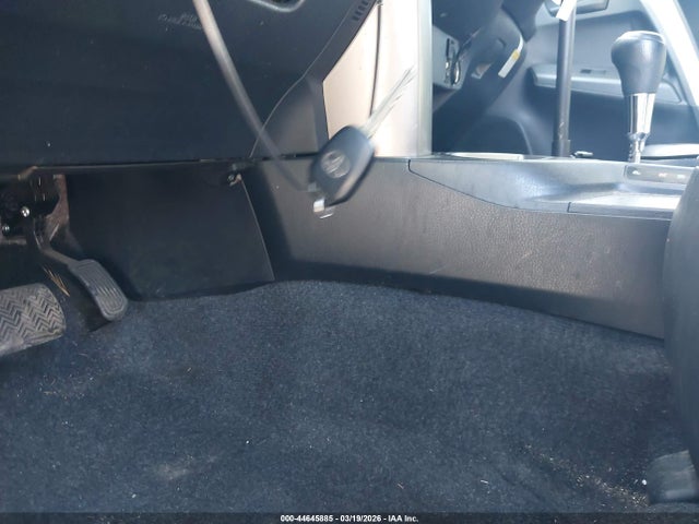 Продажа на аукционе авто 2018 Toyota Rav4 Le, vin: JTMBFREV8JJ256303, номер лота: 44645885