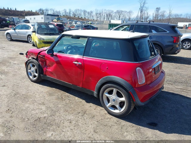 2005 MINI COOPER WMWRC33545TK61707 Photo 2