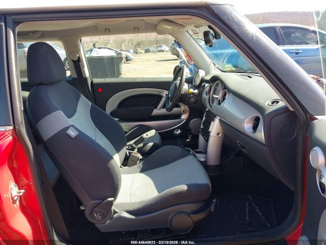 2005 MINI COOPER WMWRC33545TK61707 Photo 4