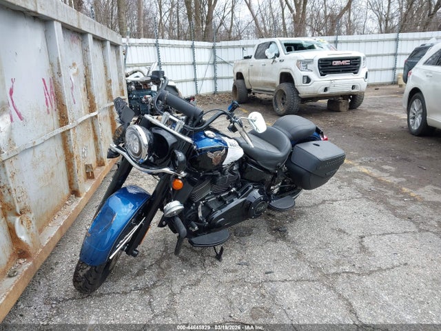 2018 HARLEY-DAVIDSON FLHCS 1HD1YPK13JC041099 Photo 1